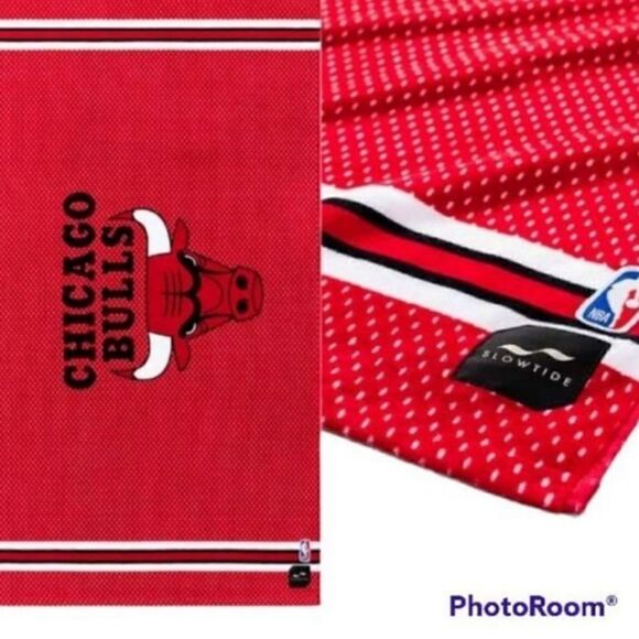 NBA Slowtide Chicago Bulls Jersey Quick-Dry Red Travel Towel - Picture 2 of 5